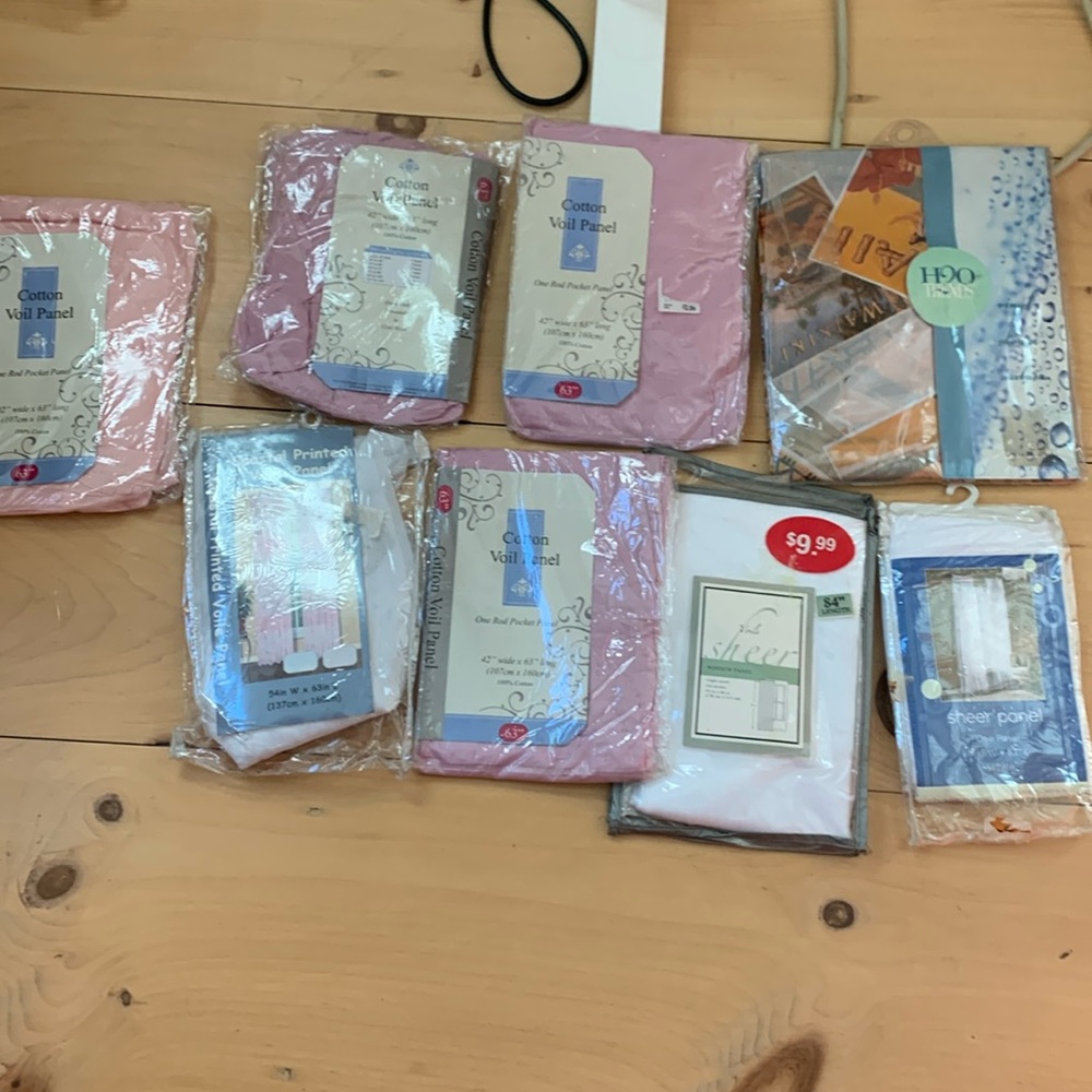 A lot of various size curtain Collection - various sizes.-